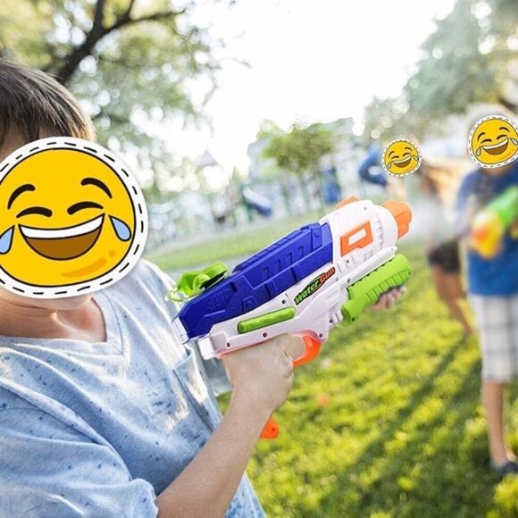 Large Capacity Squirt Water Gun - Picture 5 of 6